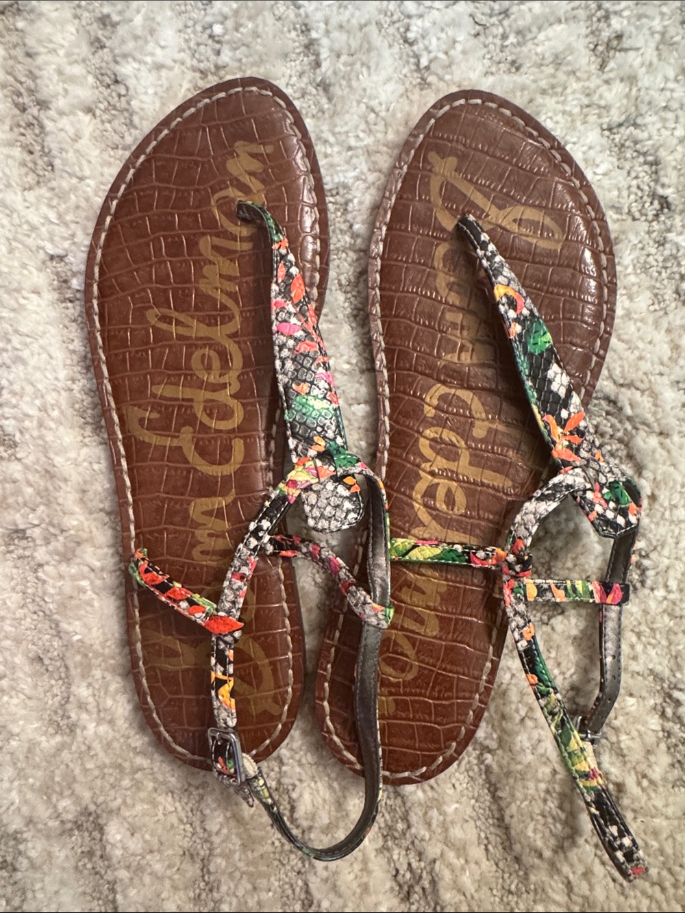 Sam Edelman Brown Footbed Floral Snake-Print Toe-Loop Sandals